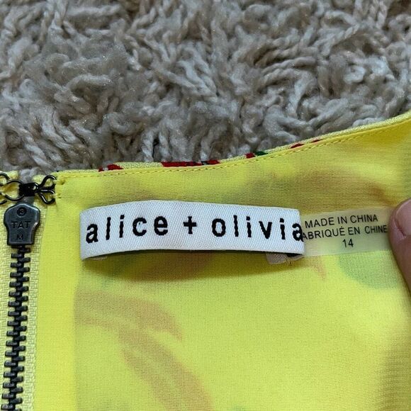 Alice + Olivia Hadley Floral Mini Fit & Flare Dress V-Neck Flutter Sleeve Size 1 - Picture 10 of 15